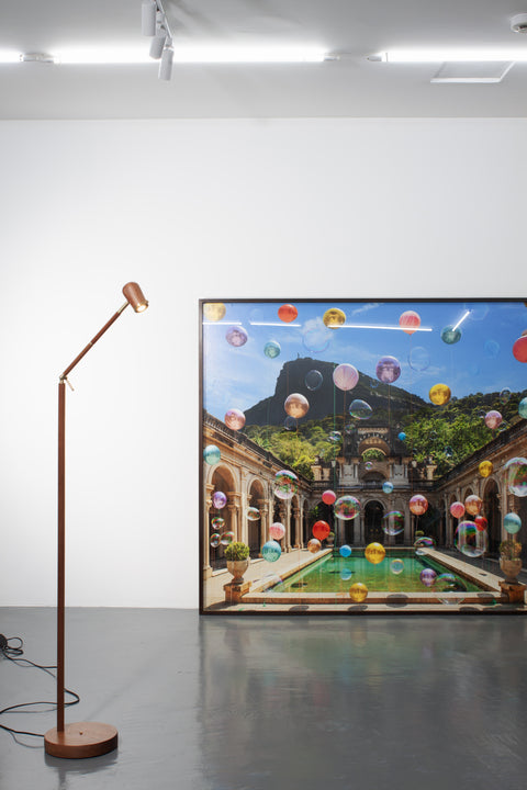 Luminária de Piso Ostra em madeira - Pronta entrega