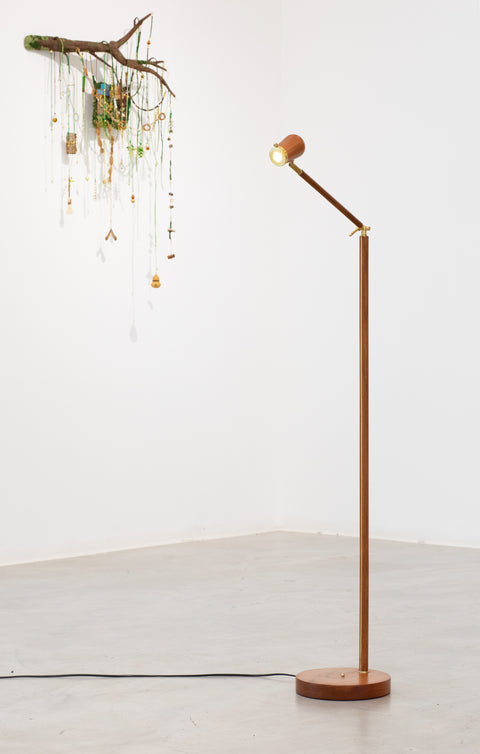 Luminária de Piso Ostra em madeira - Pronta entrega